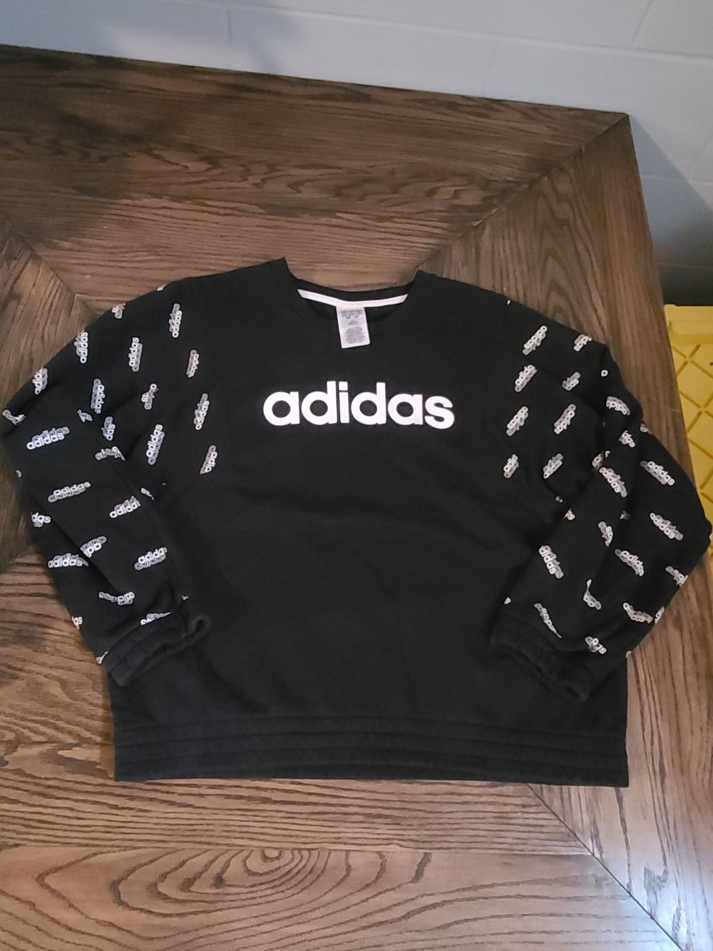 ADIDAS _  Women's Black Favorite Script Smocked Crewneck Sweatshirt